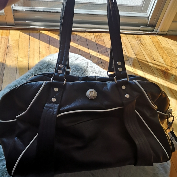 lululemon gym bags